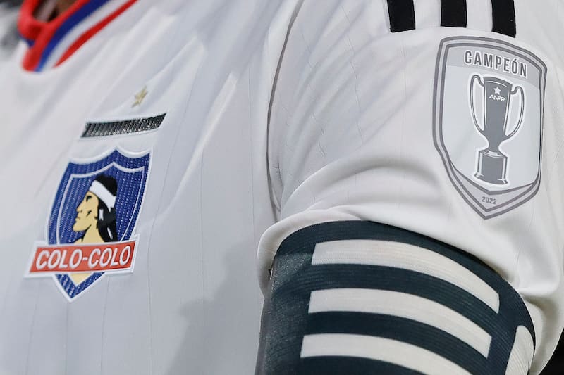 Camiseta de la temporada 2023 con el parche de campeón en el brazo izquierdo. (Foto: Agencia Aton)