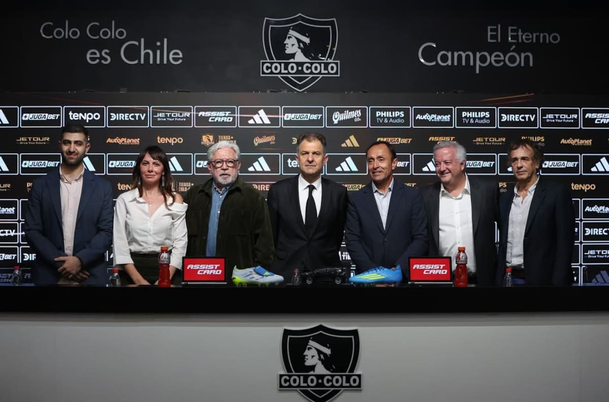 Con aníbal Mosa a la cabeza: estos son los directores que eligirán a los próximos refuerzos de Colo-Colo