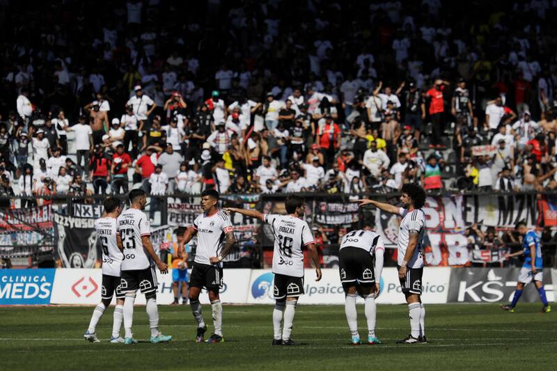 El plantel de Colo Colo se fue en silencio del Estadio CAP de Talcahuano. Foto: Aton.