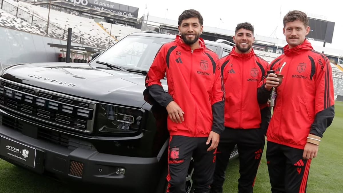 “A los 20 años yo era campeón del mundo y no tenía auto”: La dura advertencia de Claudio Borghi a los juveniles de Colo Colo
