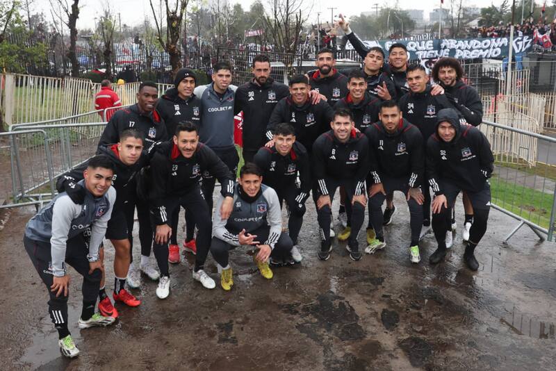 El plantel del Cacique en el arengazo previo al Clásico con Universidad Católica por Copa Chile. (Foto: @ColoColo)