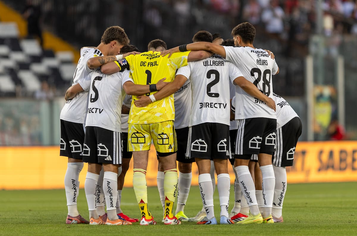 Uno queda libre a mitad de año: los dos jugadores que están en Europa y se han ofrecido a Colo Colo