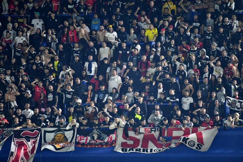 56 hinchas de los albos fueron detenidos en Buenos Aires tras graves incidentes.