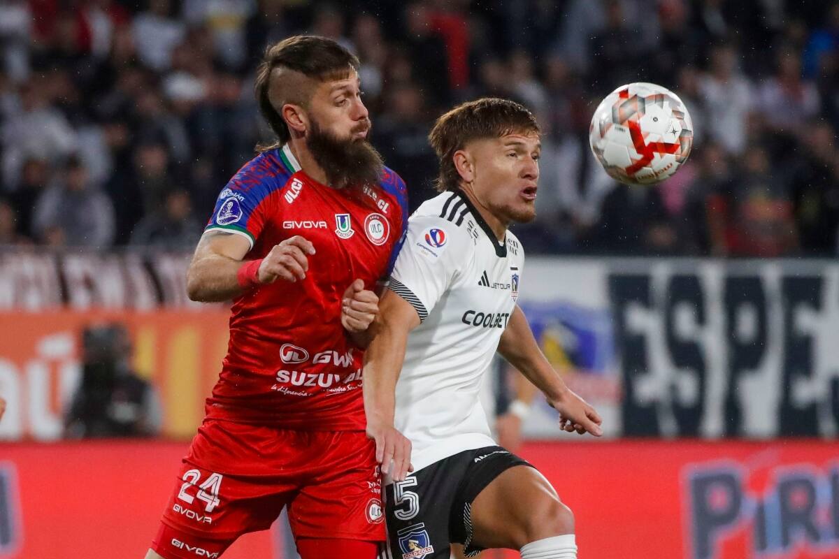 enfrentando a Unión La Calera en el Monumental por la primera rueda del Campeonato Nacional. Foto: Aton.