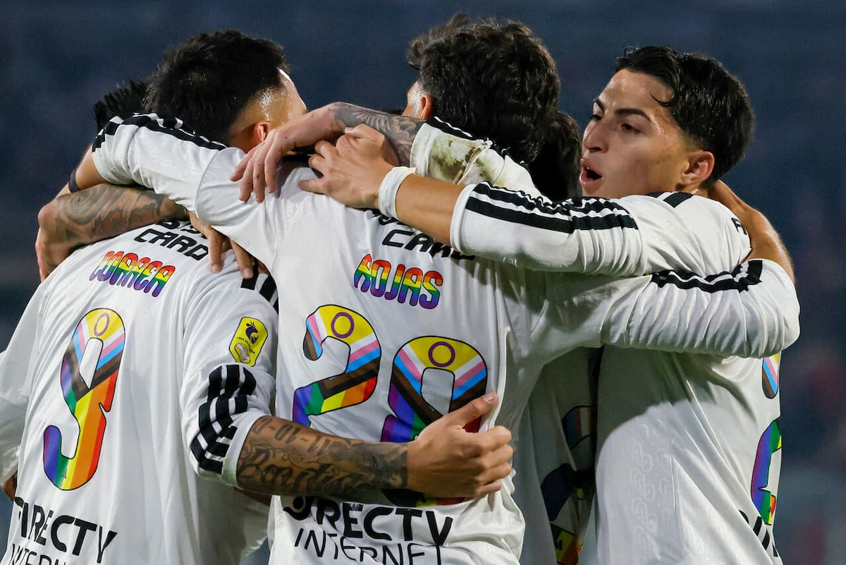 Los albos en el fútbol chileno. Foto: Aton.