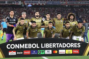 ¿Cuándo y contra quién juega Colo Colo en cuartos de final de Copa Libertadores?