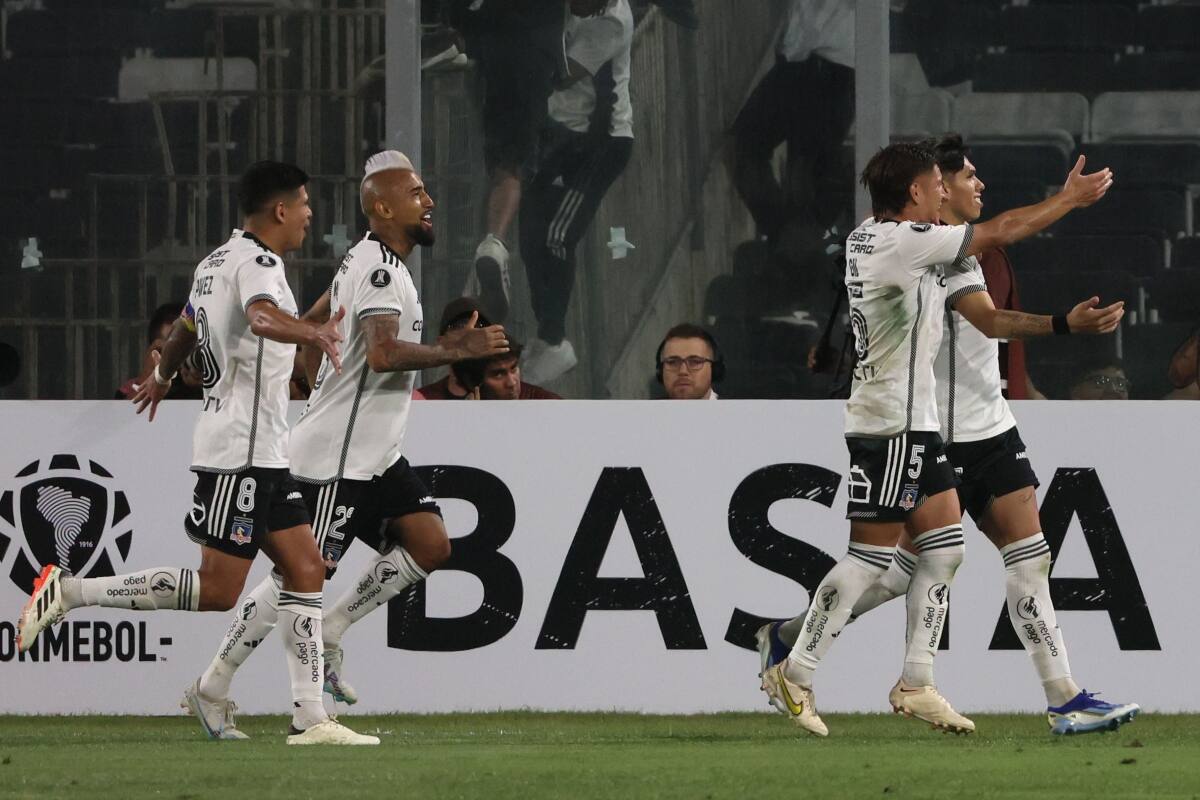 celebrando un gol en Copa Libertadores.