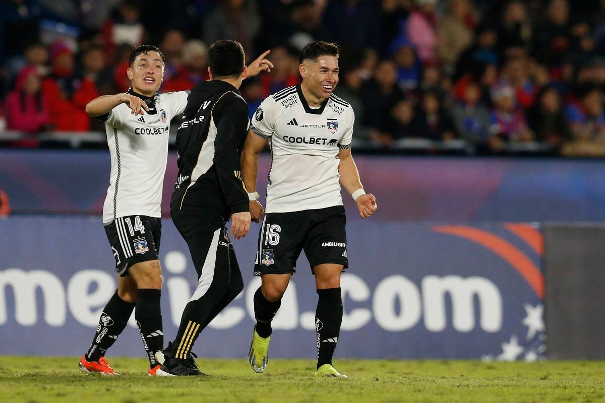 clasificó a octavos de final de Copa Libertadores. Agencia Aton