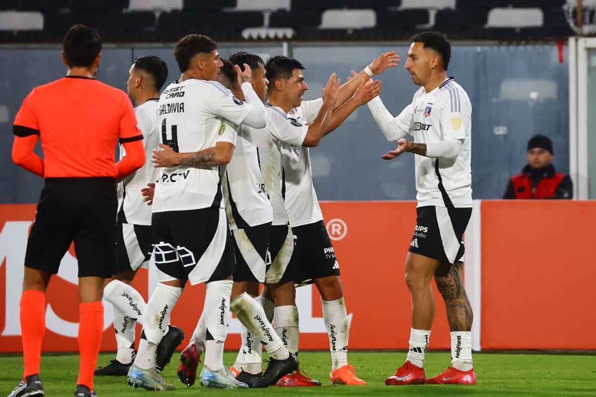 Los albos celebran por partida doble. Foto: Aton.