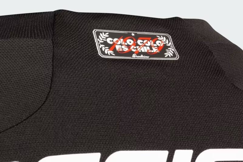 presentó su camiseta de visita para 2024.