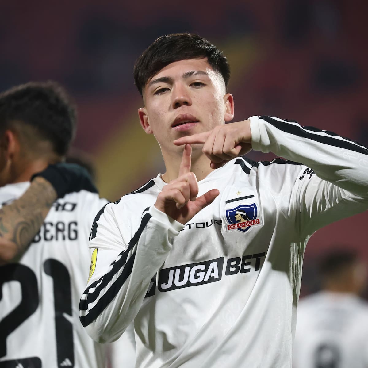 Colo-Colo golea a Unión Española y queda a un paso de la próxima ronda de Copa Chile