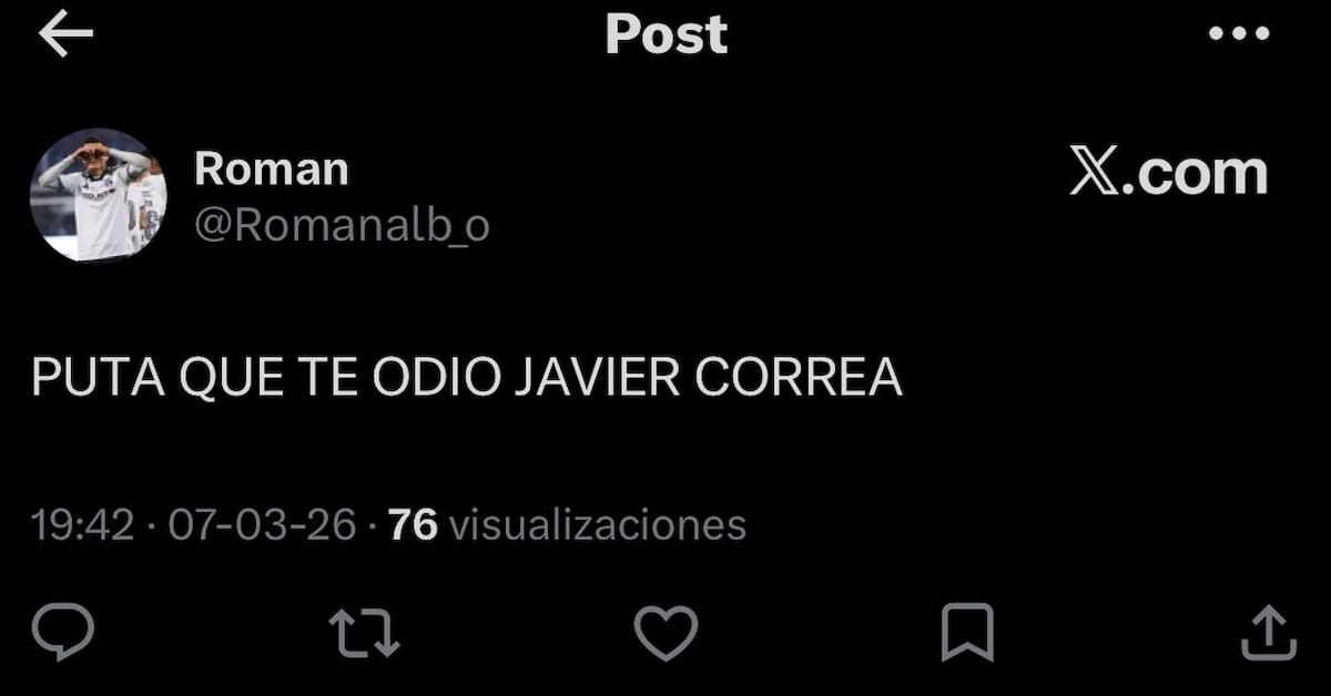 Los hinchas albos cargaron contra Javier Correa tras el triunfo ante Audax.