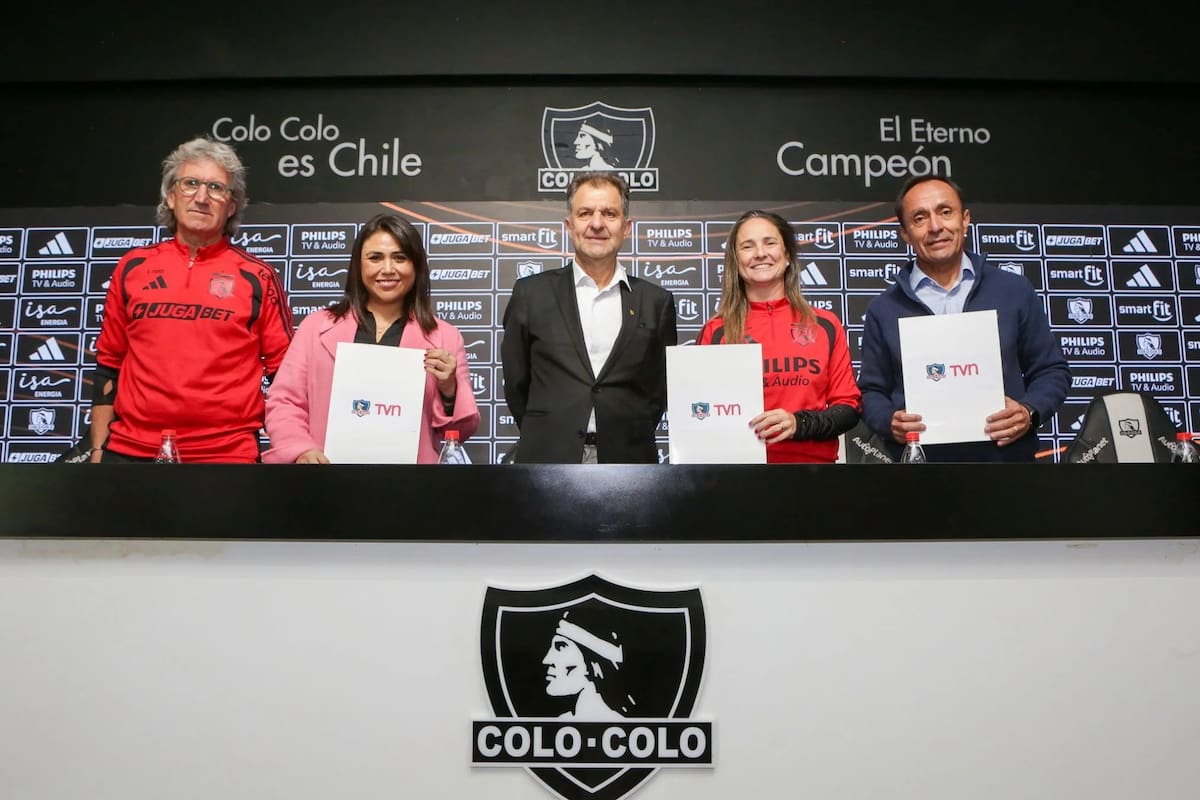 Finalmente, no se llevará a cabo la teleserie "Fuera de Jugo". Foto: @Colocolooficial.