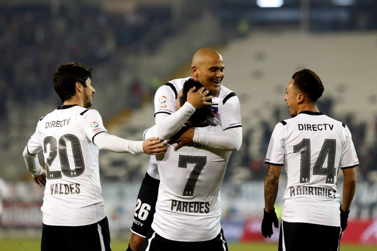 El Cacique celebrando ante Deportes Concepción en el Monumental en 2015.