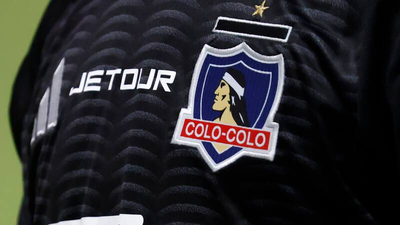 ¿Por qué Colo Colo jugará de negro ante Racing pese a ser local?