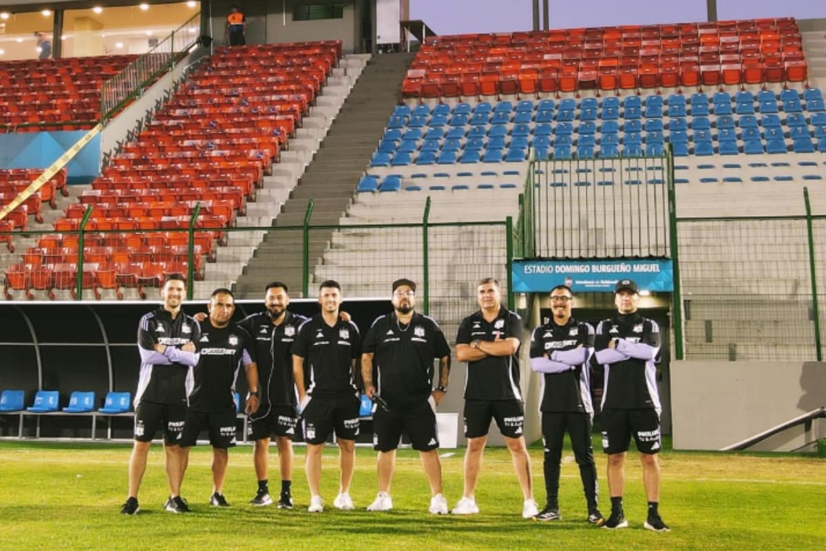 despidió al encargado del Lado B (quinto de izquierda a derecha).