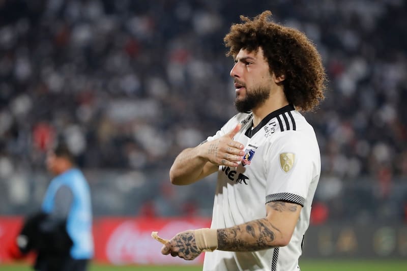 Falcón olvida a Colo Colo por un rato: ¿Qué hay detrás de su visita a Nacional de Uruguay? Foto: Aton.
