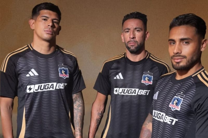 presentó su segunda camiseta.