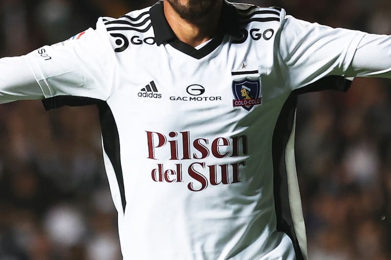 Camiseta de la temporada 2022 con el auspicio de GAC Motor en el centro del pecho. (Foto: Agencia Aton)