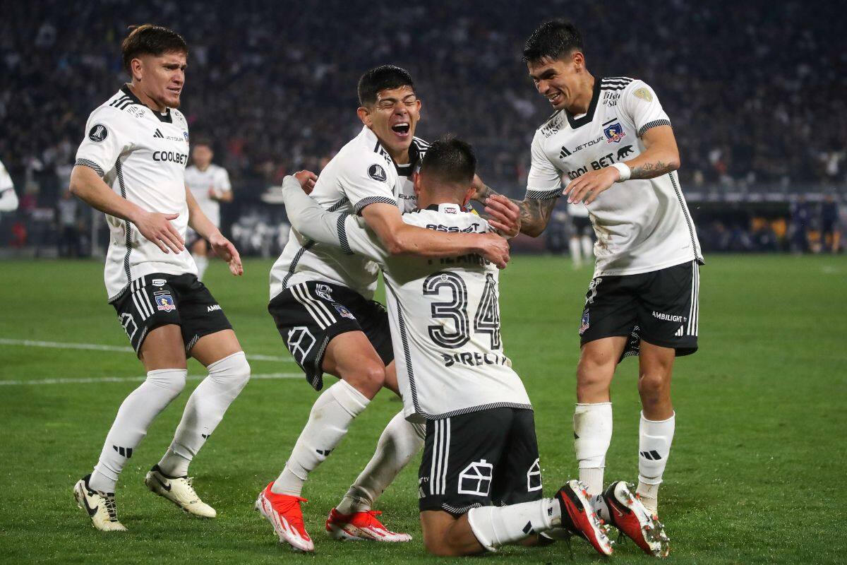 consiguió un triunfo ajustado en Santiago que ahora debe cerrar en Barranquilla. La duda es si juega o no Arturo Vidal. Foto: Agencia Aton.