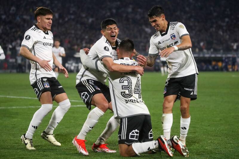 consiguió un triunfo ajustado en Santiago que ahora debe cerrar en Barranquilla. La duda es si juega o no Arturo Vidal. Foto: Agencia Aton.