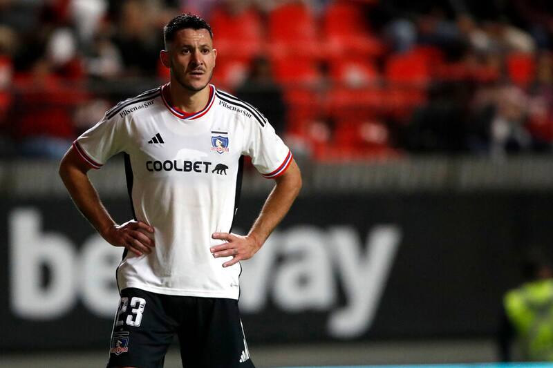 Ramiro González vuelve a la titularidad de Colo Colo ante Coquimbo Unido. Foto: Agencia Aton.