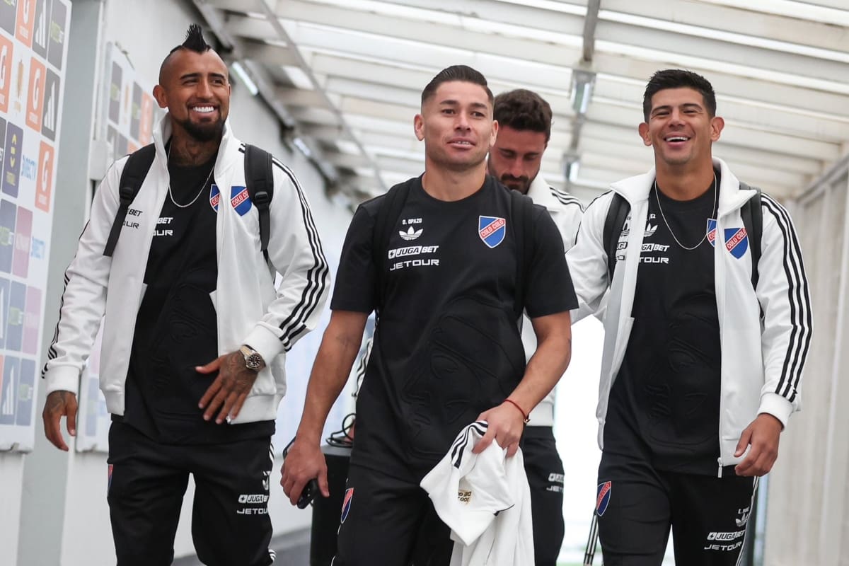 viajó a Colombia para enfrentar a Atlético Buracamanga. Foto: Colo Colo.