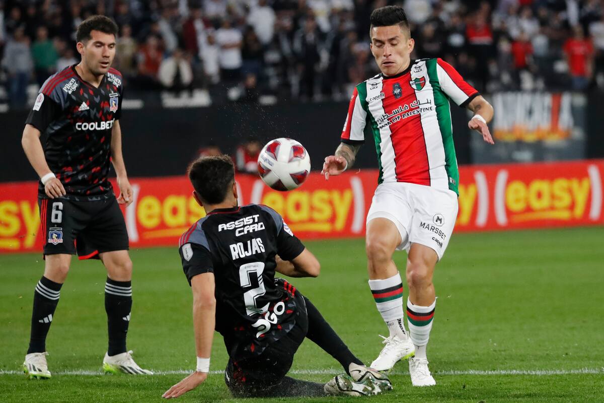 César Fuentes y Jeyson Rojas disputando el duelo frente a Palestino.