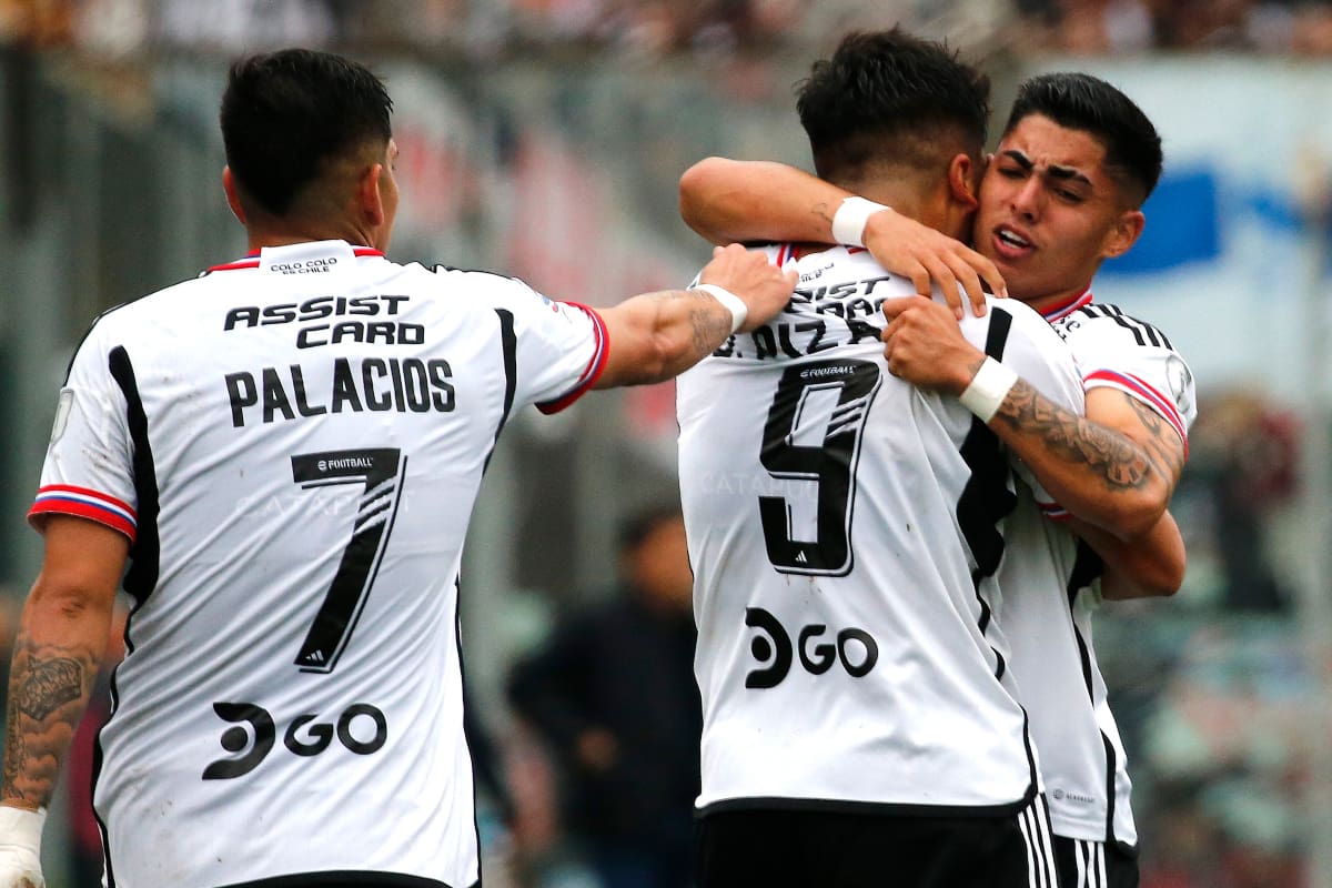 En Colo Colo sancionaron a Damián Pizarro y Jordhy Thompson por sus indisciplinas previo al Superclásico. (Foto: Agencia Aton)