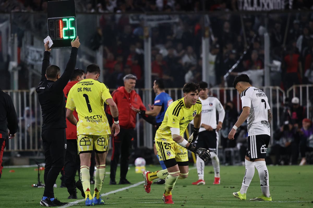 Fernando de Paul salió lesionado del duelo ante Palestino.
