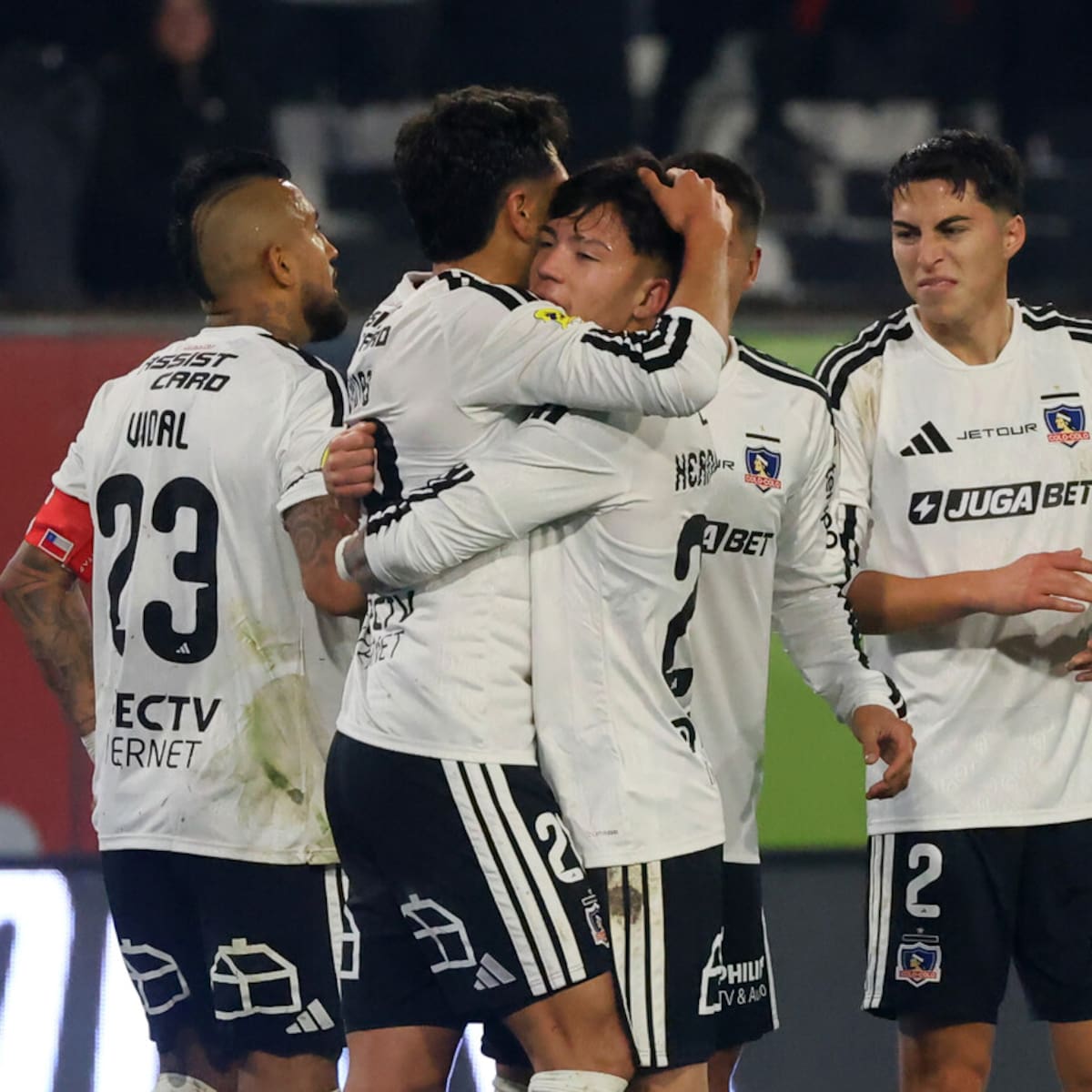 Colo-Colo se agigantó en el Estadio Monumental y pudo tumbar a Deportes Limache