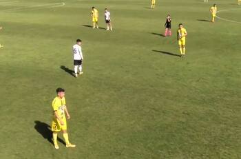 VIDEO | ¡Esa Pelota! el tremendo golpe que se llevó Tatán Luchsinger en partido de Colo Colo