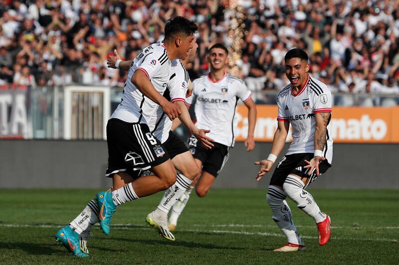 Damián Pizarro tras anota en el duelo de Colo Colo vs. Cobresal. Foto: Aton.