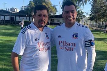 Alcalde de Macul fue DT de los históricos de Colo Colo en Arica mientras estaba con licencia