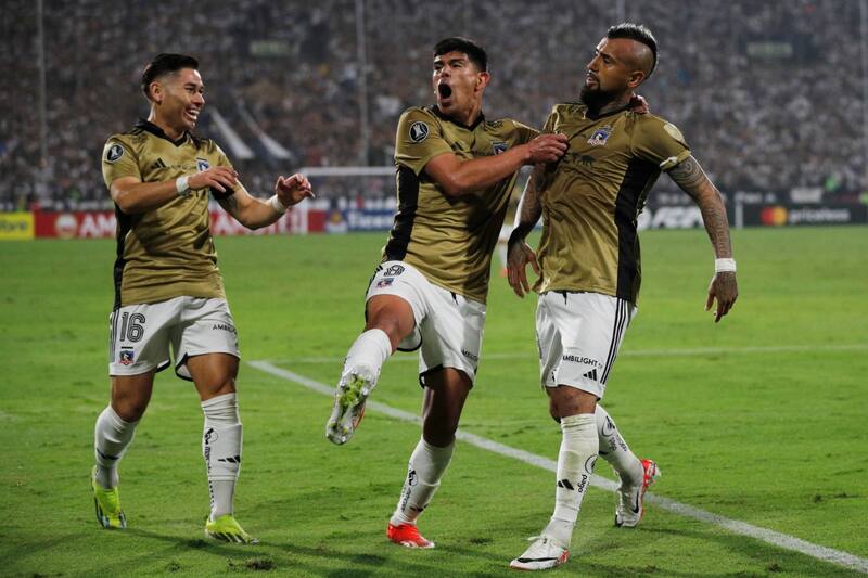Colo Colo se verá las caras con Junior de Barranquilla. Foto: Aton.