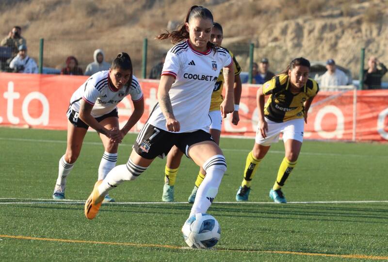 Las albas se quedaron con un triunfo 3-1 y van a la caza de Universidad de Chile.
