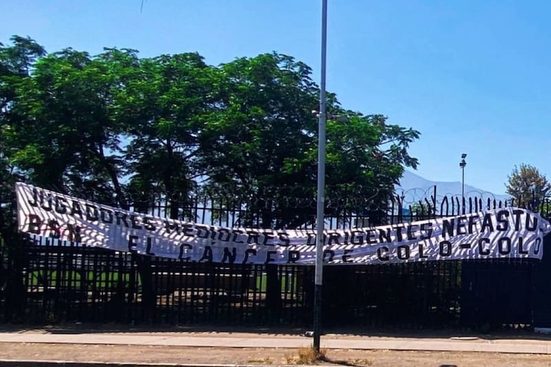 La hinchada dejó un duro mensaje en el Estadio Monumental.