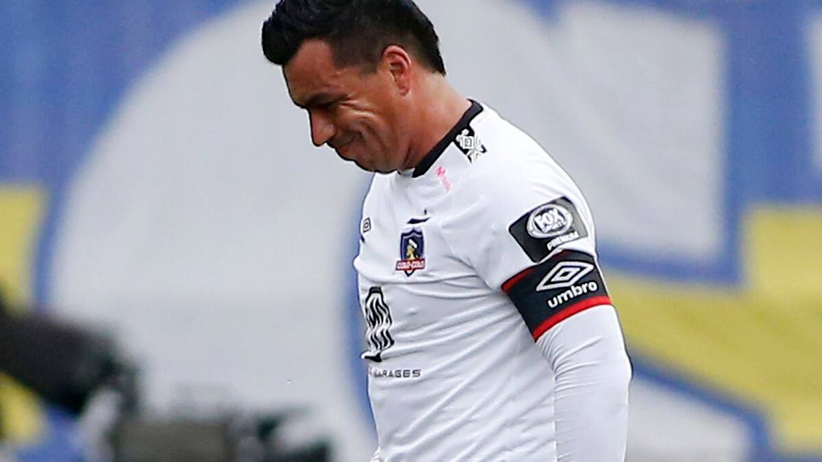 La crisis tiene a Esteban Paredes muy lejos de seguir en Colo Colo