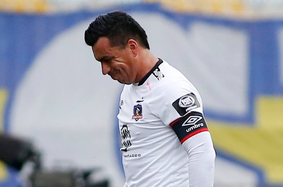 La crisis tiene a Esteban Paredes muy lejos de seguir en Colo Colo