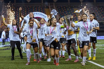 VIDEO | Sol y bachata: las vacaciones caribeñas de tetracampeona con Colo Colo