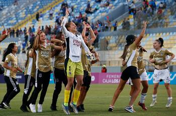 Figura de Colo Colo Femenino se lanza contra el club por el retorno de Jordhy Thompson: “Estos no son los principios de Arellano”