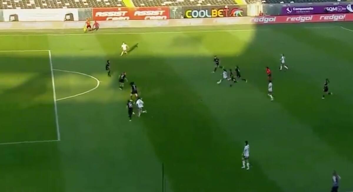 El golazo de Isidora Olave para abrir el marcador.