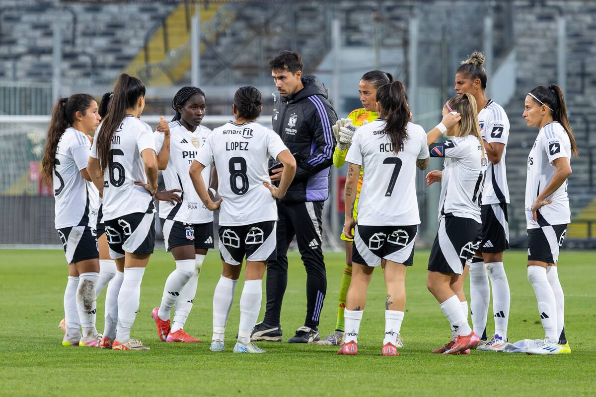 Las jugadoras no habrían recibido zapatos de fútbol por parte de Blanco y Negro en 2023