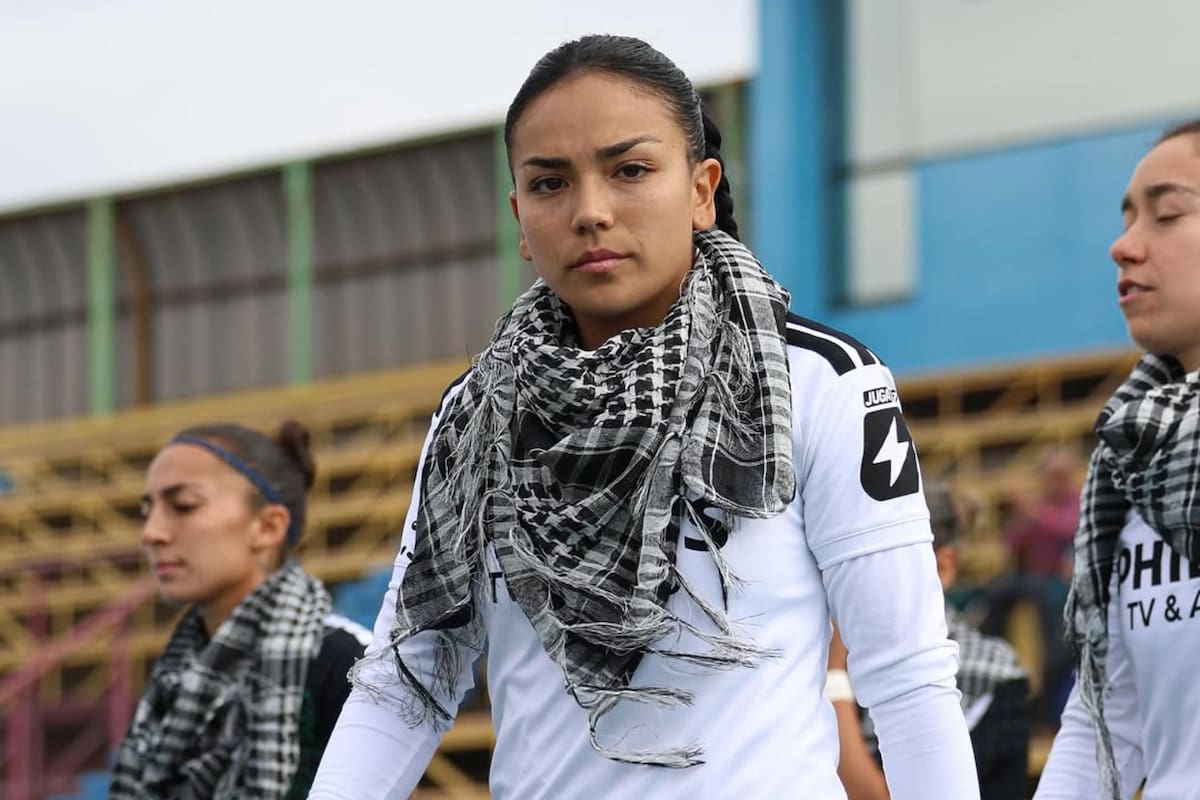 Y su gesto con Palestino. Foto: Instagram Colo Colo Femenino.