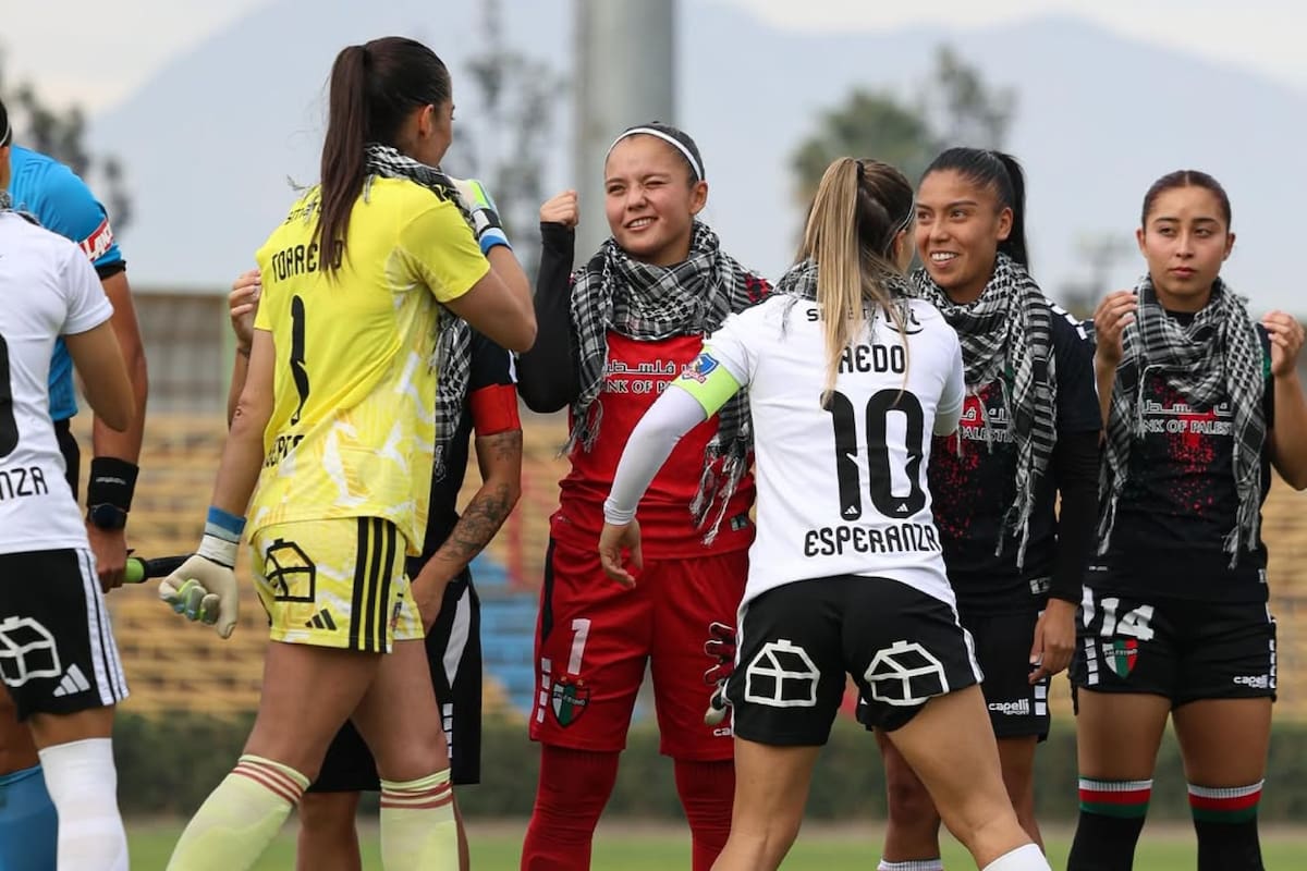 Y su gesto con Palestino. Foto: Instagram Colo Colo Femenino.