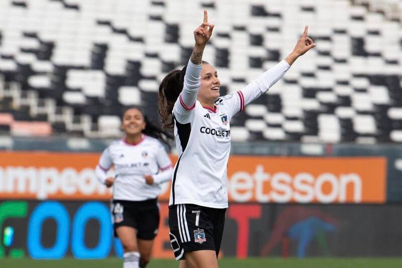 Isidora Olave fue una de las grandes figuras de Colo Colo Femenino en la goleada ante Deportes Puerto Montt. (Foto: colocolofemenino)