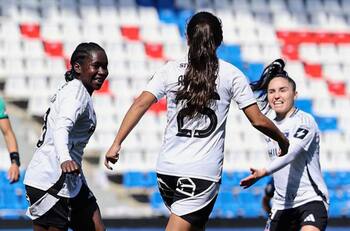 Desde Colo Colo explotan en emoción tras conseguir el primer triunfo frente a la UC en el Claro Arena