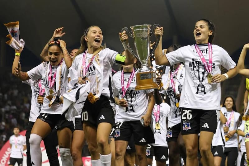 Las Albas ocuparon 8 de los 11 puestos en la formación ideal del Campeonato Nacional Femenino. Foto: Colo Colo Femenino.