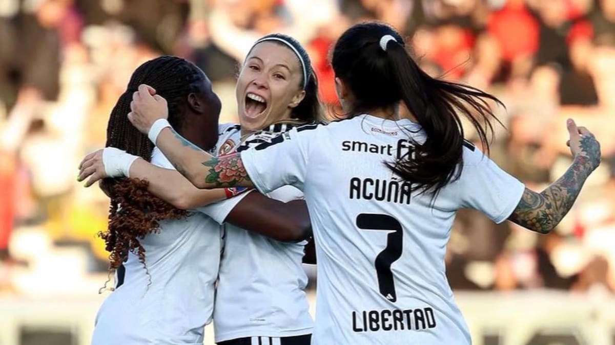 Colo-Colo golea a la U y asegura el liderato de la Liga Femenina en el cierre de la primera rueda