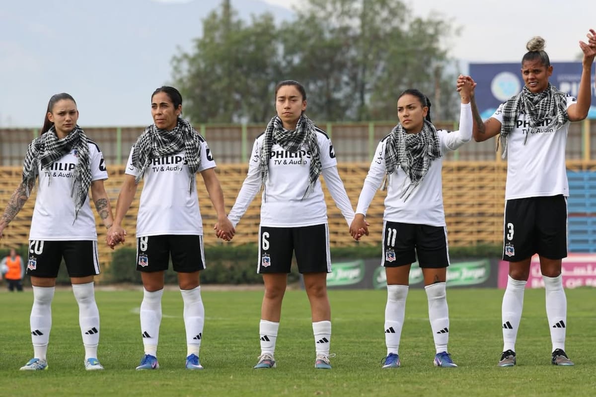 Y su gesto con Palestino. Foto: Instagram Colo Colo Femenino.